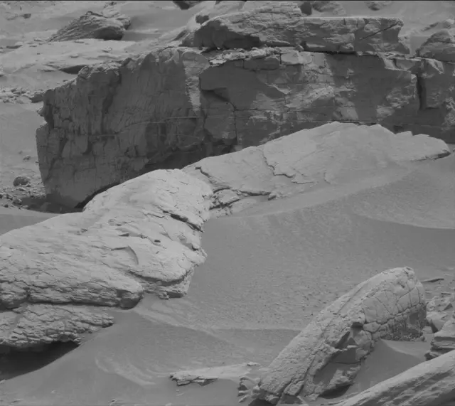 Sol 3662: Mast Camera (Mastcam)