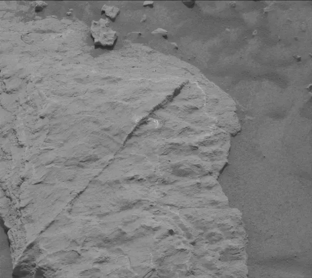 Sol 3663: Mast Camera (Mastcam)