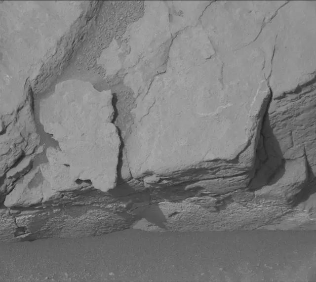 Sol 3663: Mast Camera (Mastcam)