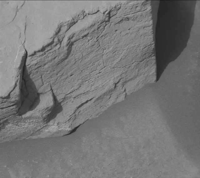 Sol 3663: Mast Camera (Mastcam)