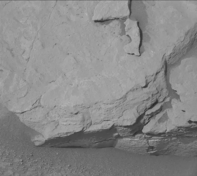 Sol 3663: Mast Camera (Mastcam)
