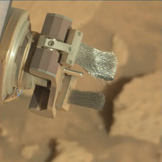 Sol 3664: Mast Camera (Mastcam)