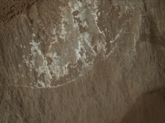 Sol 3664: Mars Hand Lens Imager (MAHLI)