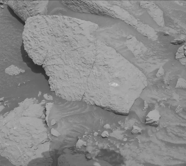 Sol 3665: Mast Camera (Mastcam)