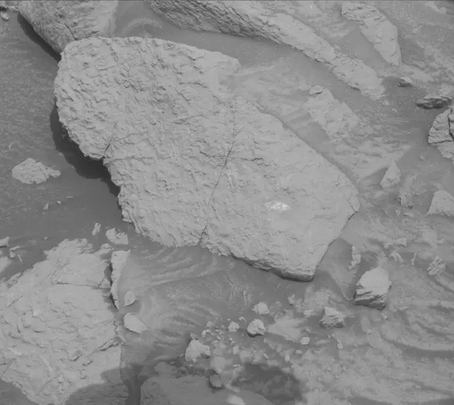 Sol 3665: Mast Camera (Mastcam)