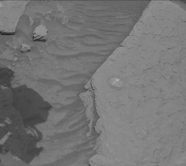 Sol 3665: Mast Camera (Mastcam)