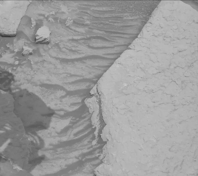 Sol 3665: Mast Camera (Mastcam)