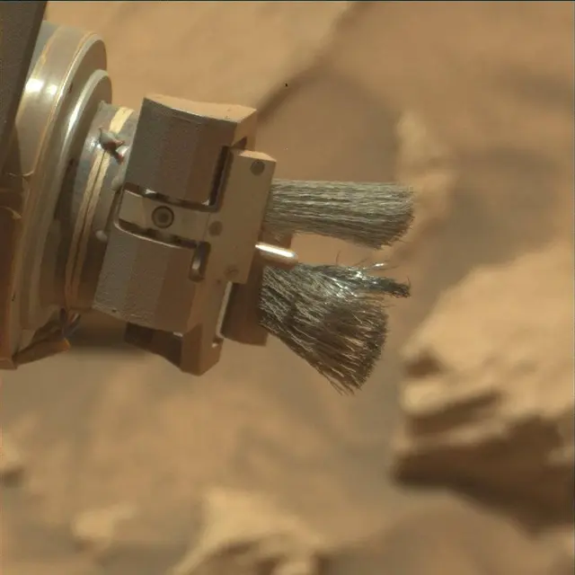 Sol 3665: Mast Camera (Mastcam)