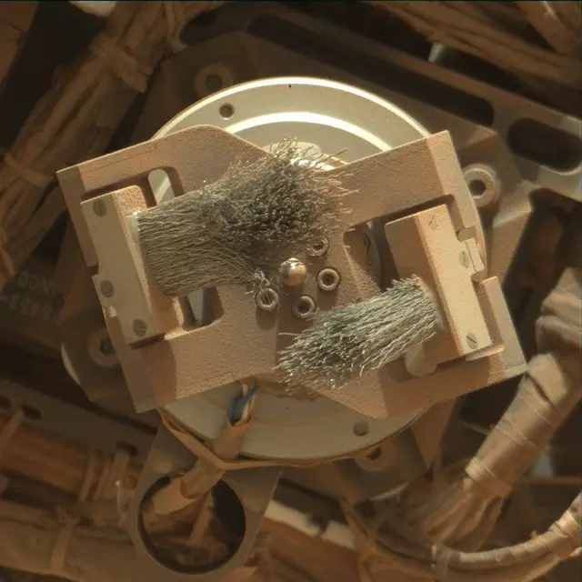 Sol 3665: Mast Camera (Mastcam)