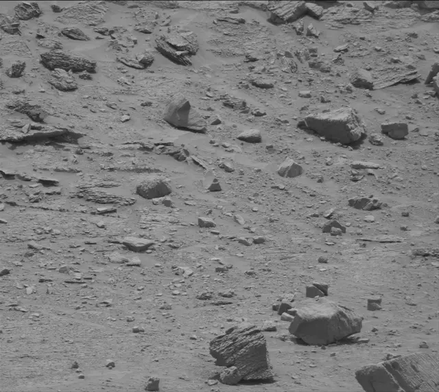 Sol 3665: Mast Camera (Mastcam)