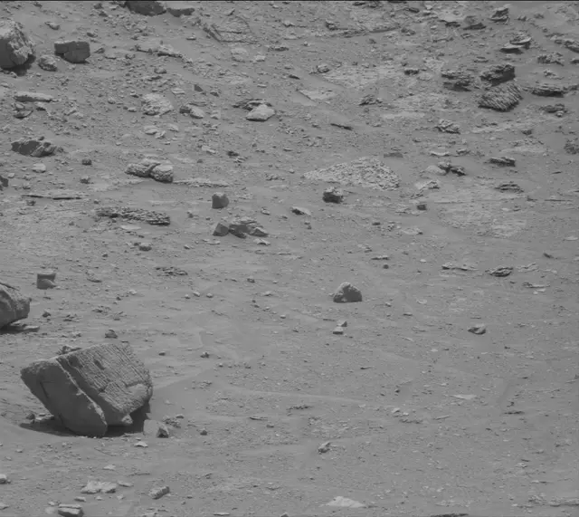 Sol 3665: Mast Camera (Mastcam)