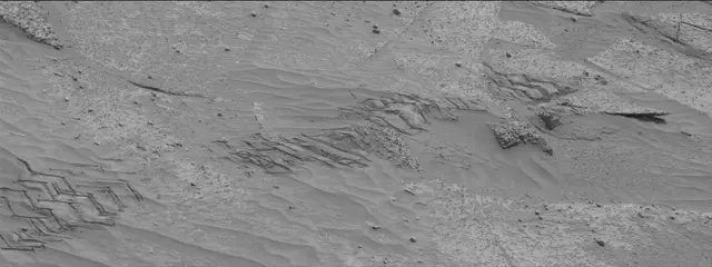 Sol 3667: Mast Camera (Mastcam)