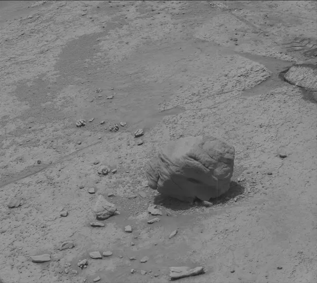 Sol 3667: Mast Camera (Mastcam)