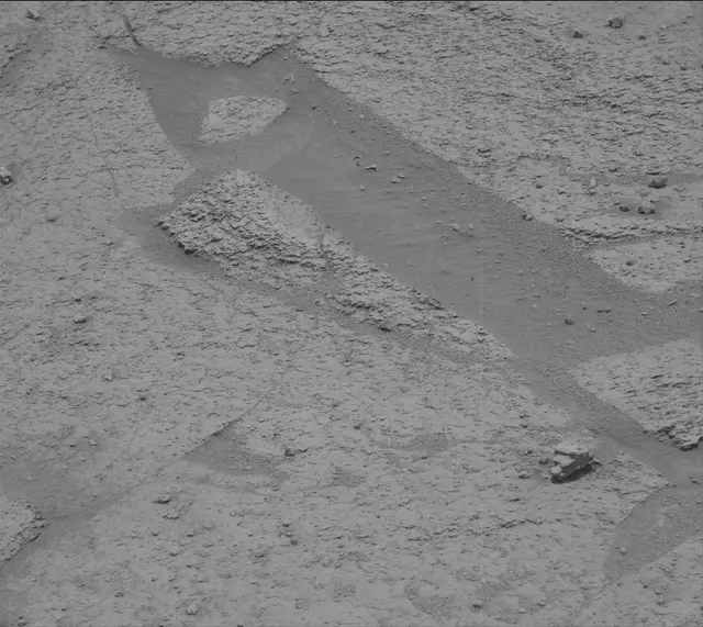 Sol 3667: Mast Camera (Mastcam)