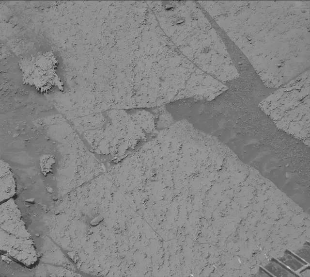 Sol 3667: Mast Camera (Mastcam)