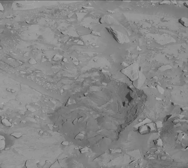Sol 3667: Mast Camera (Mastcam)