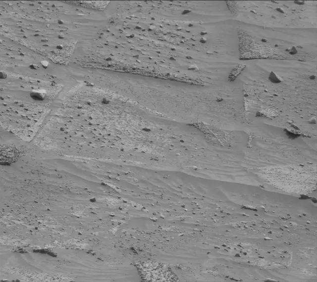 Sol 3667: Mast Camera (Mastcam)