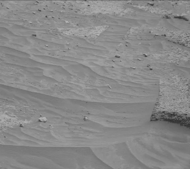 Sol 3667: Mast Camera (Mastcam)