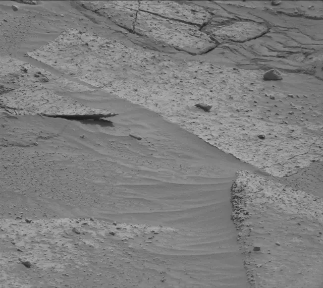 Sol 3667: Mast Camera (Mastcam)