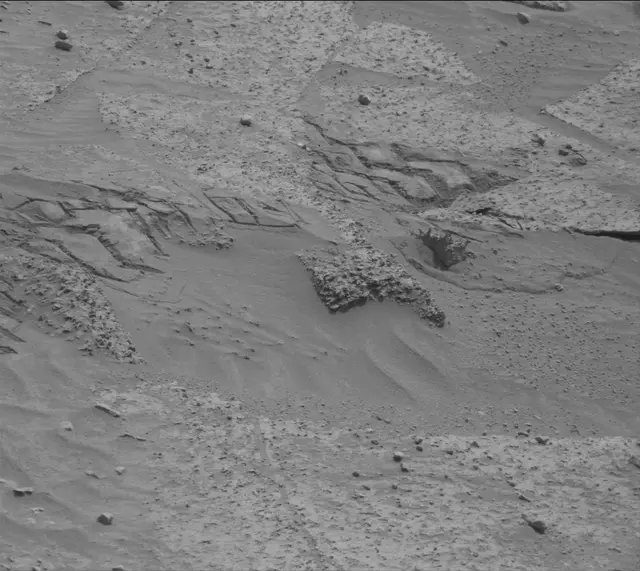 Sol 3667: Mast Camera (Mastcam)