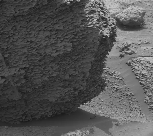 Sol 3667: Mast Camera (Mastcam)