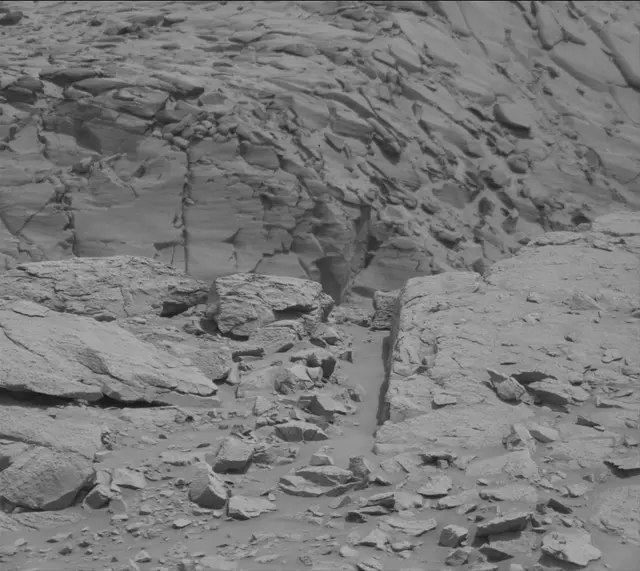 Sol 3667: Mast Camera (Mastcam)