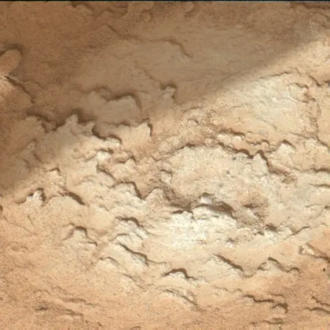 Sol 3667: Mars Hand Lens Imager (MAHLI)