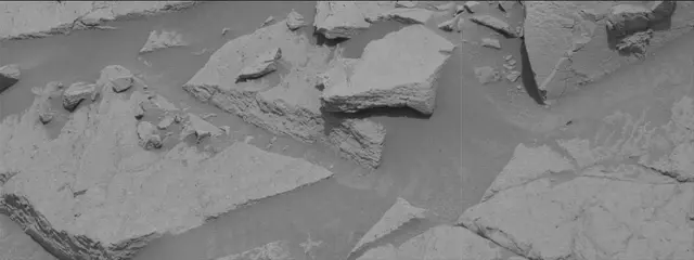 Sol 3669: Mast Camera (Mastcam)