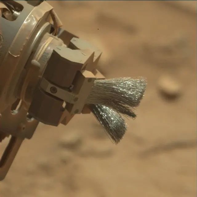 Sol 3669: Mast Camera (Mastcam)