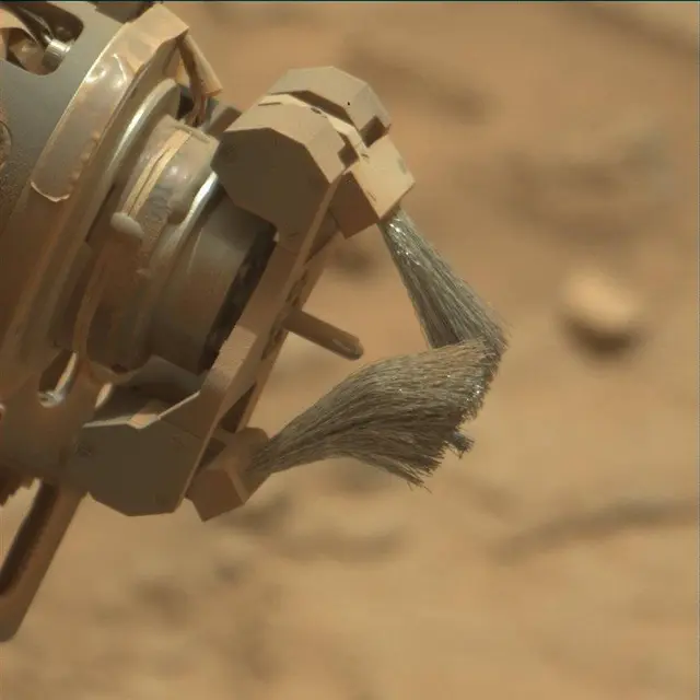 Sol 3669: Mast Camera (Mastcam)