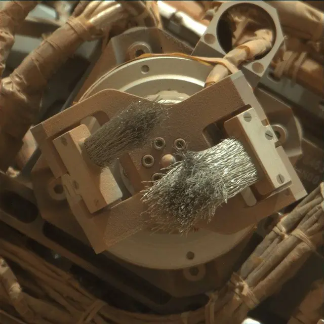Sol 3669: Mast Camera (Mastcam)