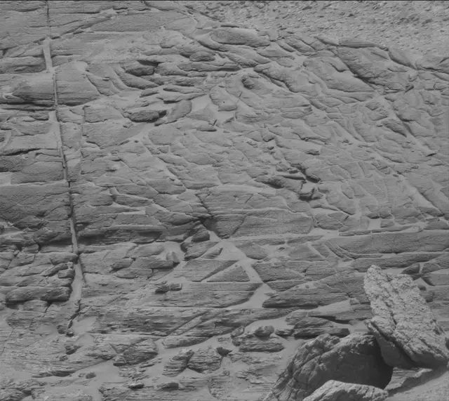 Sol 3669: Mast Camera (Mastcam)