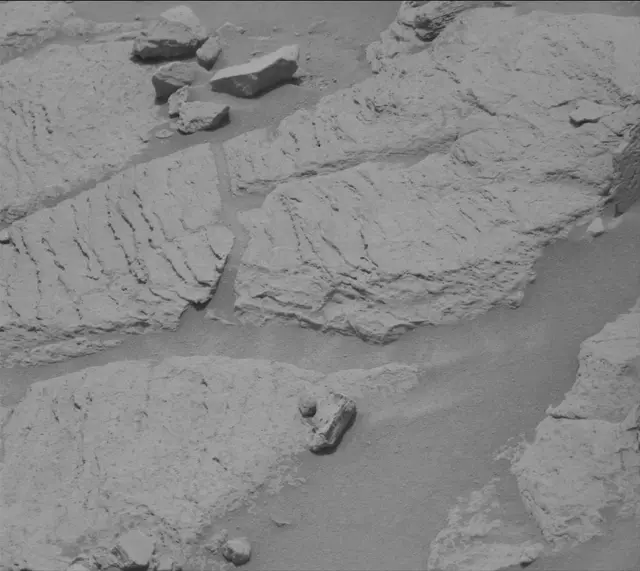 Sol 3669: Mast Camera (Mastcam)