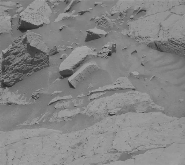 Sol 3669: Mast Camera (Mastcam)