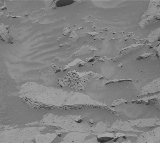 Sol 3669: Mast Camera (Mastcam)