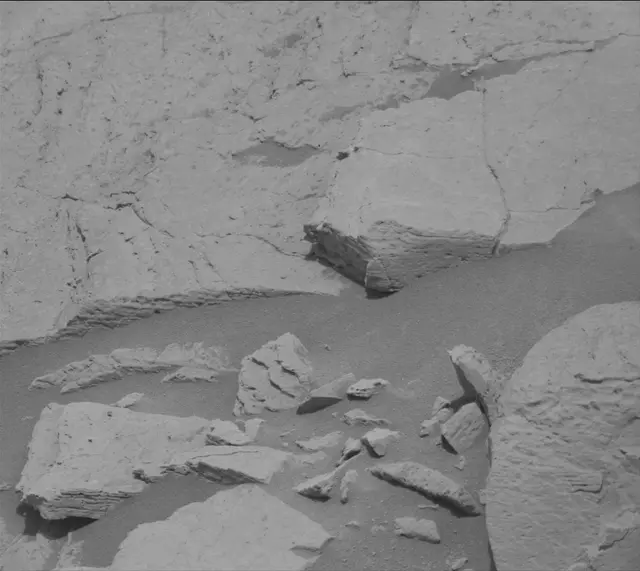Sol 3669: Mast Camera (Mastcam)