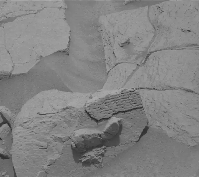 Sol 3669: Mast Camera (Mastcam)