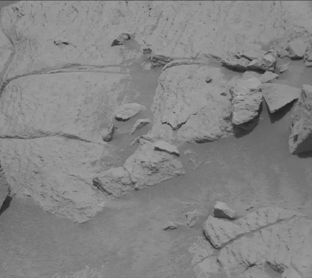 Sol 3669: Mast Camera (Mastcam)
