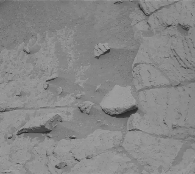 Sol 3669: Mast Camera (Mastcam)