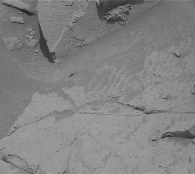 Sol 3669: Mast Camera (Mastcam)