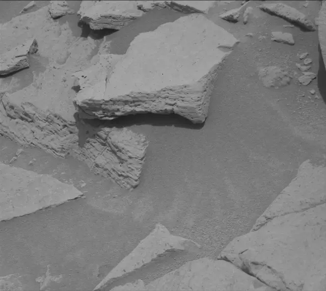 Sol 3669: Mast Camera (Mastcam)