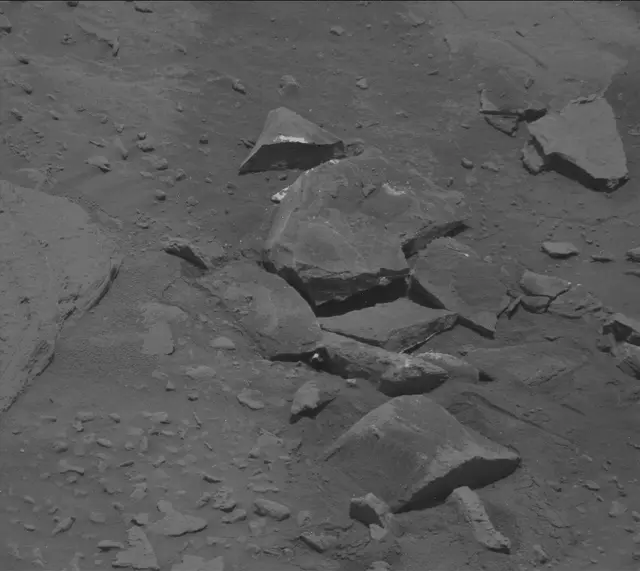 Sol 3669: Mast Camera (Mastcam)