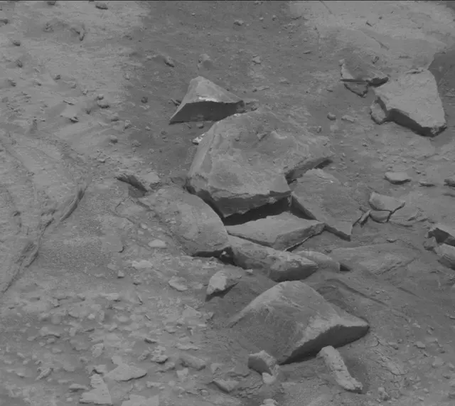 Sol 3669: Mast Camera (Mastcam)