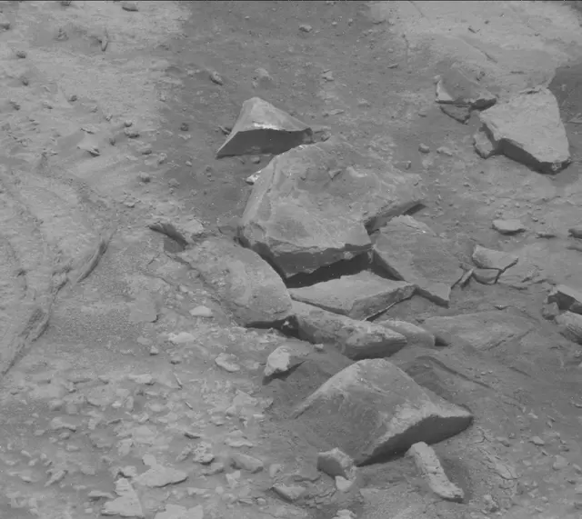 Sol 3669: Mast Camera (Mastcam)
