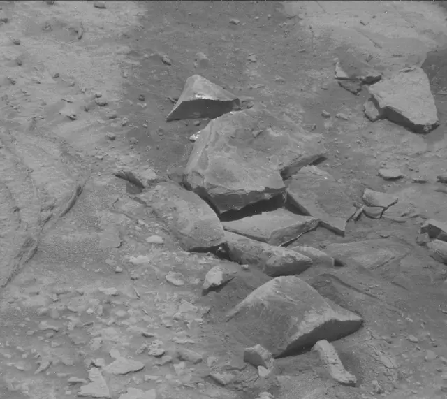 Sol 3669: Mast Camera (Mastcam)