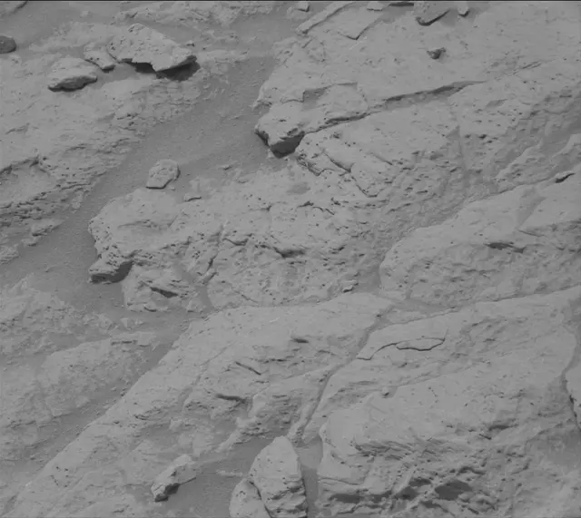 Sol 3671: Mast Camera (Mastcam)