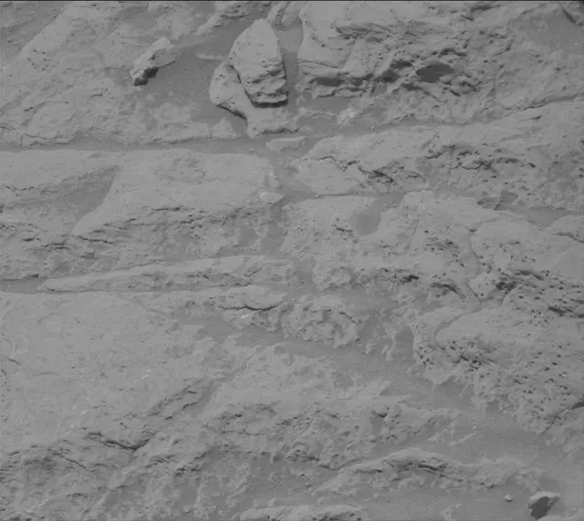 Sol 3671: Mast Camera (Mastcam)