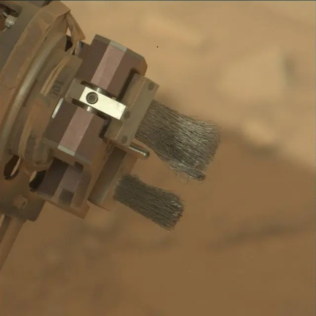 Sol 3671: Mast Camera (Mastcam)