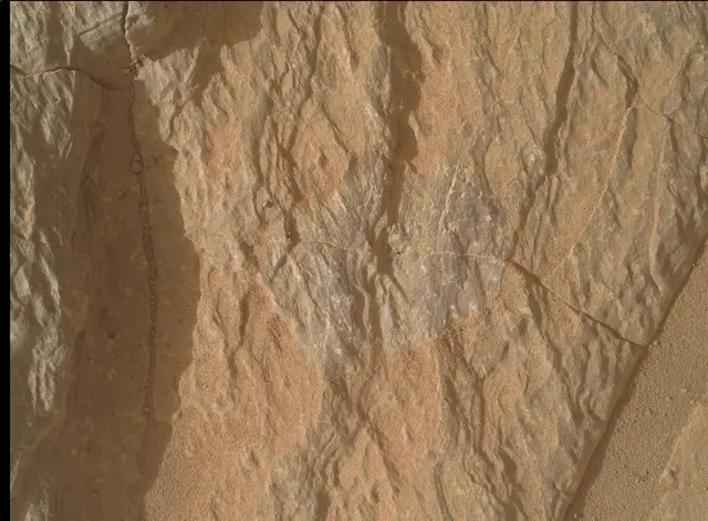 Sol 3671: Mars Hand Lens Imager (MAHLI)