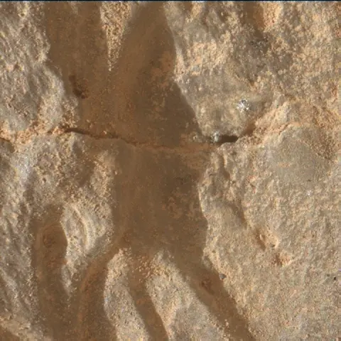 Sol 3671: Mars Hand Lens Imager (MAHLI)